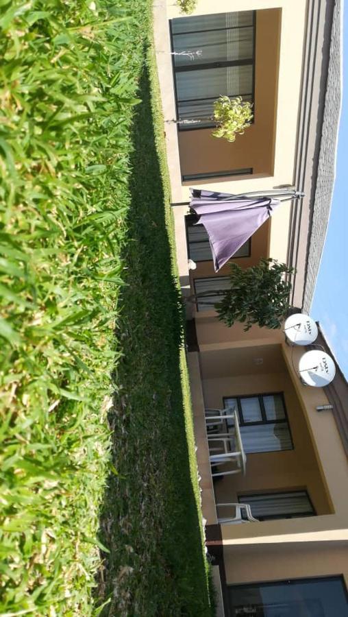 Styled Bed And Breakfast Palapye Exteriör bild