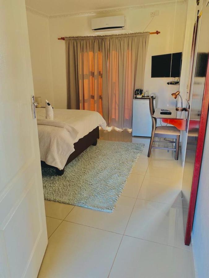 Styled Bed And Breakfast Palapye Exteriör bild