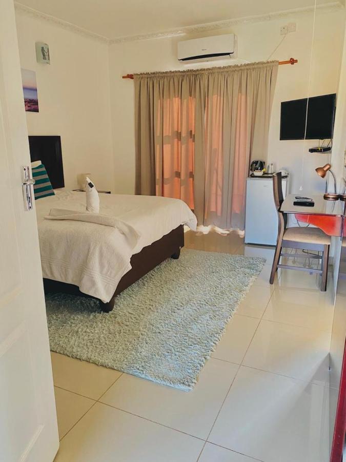 Styled Bed And Breakfast Palapye Exteriör bild